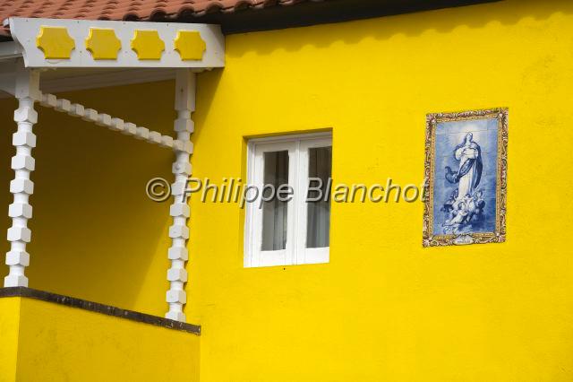 Portugal Acores 13.JPG - Portugal, Açores, île de São Miguel, Mosteiros, maison typique